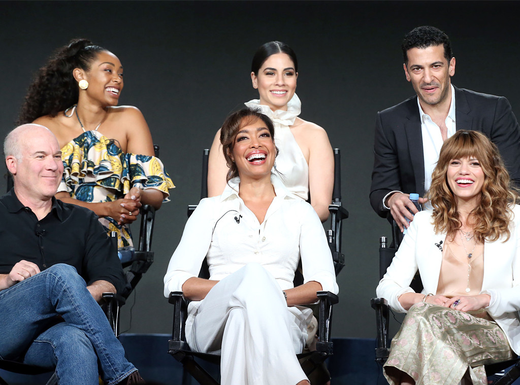Suits Cast Talks About Meghan Markle S Royal Wedding E News